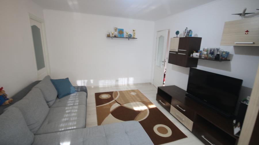 Inchiriere apartament cu 3 camere  pe bdul Cetatii