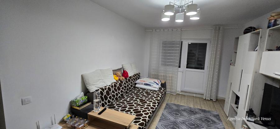 Apartament 3 camere zona Uvertura Mall