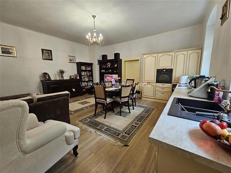 Apartament deosebit cu 3 camere str. Castelului - 12