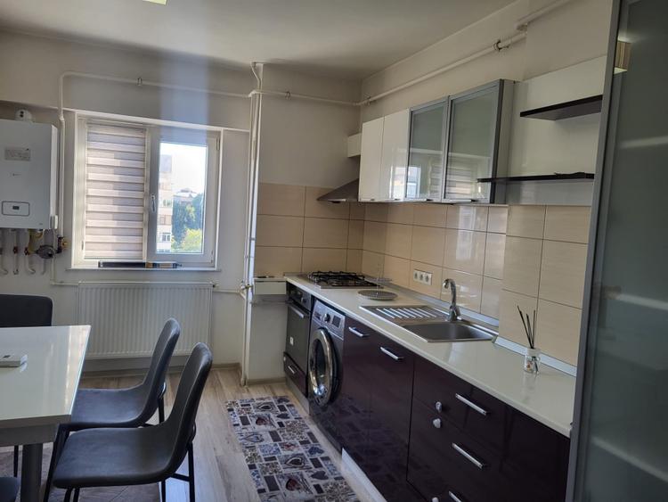 Apartament 3 camere de inchiriat, 75 mp, zona Calea Bucuresti