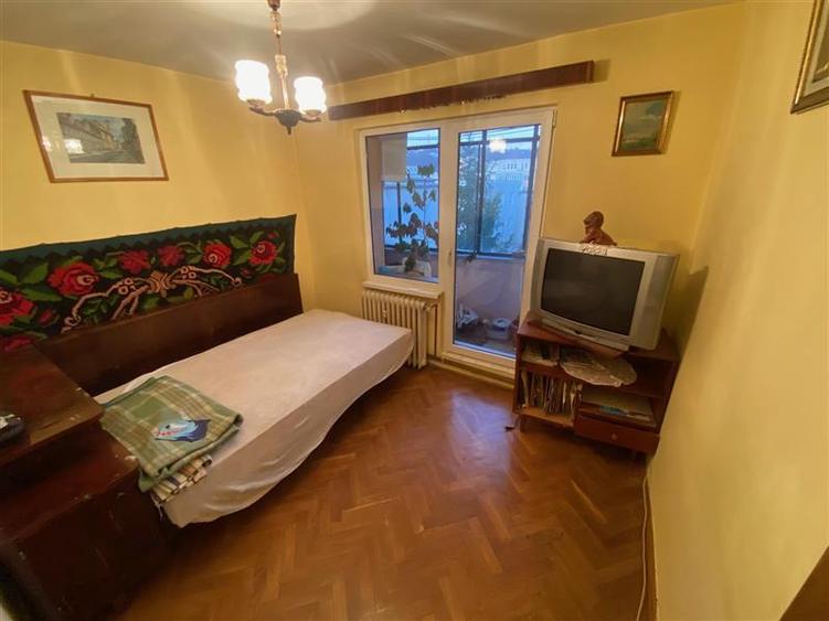 Apartament cu 3 camere de vanzare in Tudor