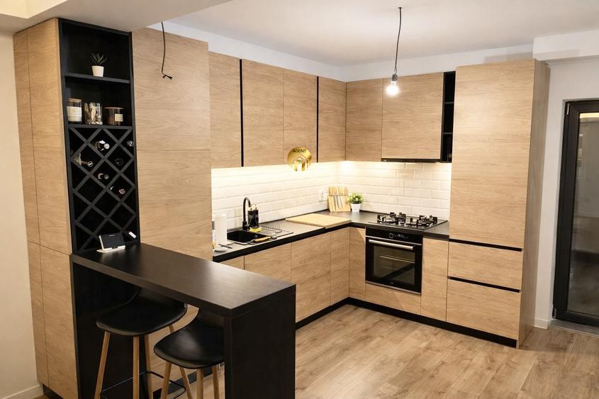 Casa de Mijloc in Triplex - 3 camere - Mobilata Utillata - Disponibila Imediat!