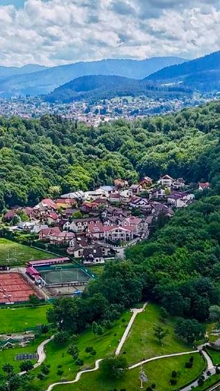 Proprietar ïnchiere Vilă tip duplex Cartier exclusivist Green Valley