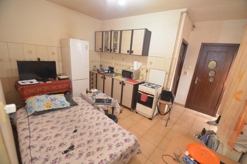 Apartament cu intrare din strada