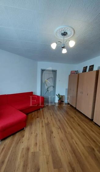 Apartament 2 camere în zona MOGOSOAIA