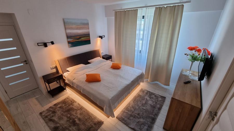 Stațiunea Mamaia - 3 camere de închiriat mobilat, utilat complet.