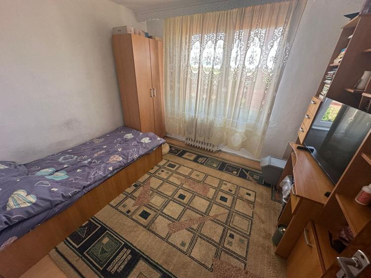 Apartament 3 camere, 77mp, zona Sebes