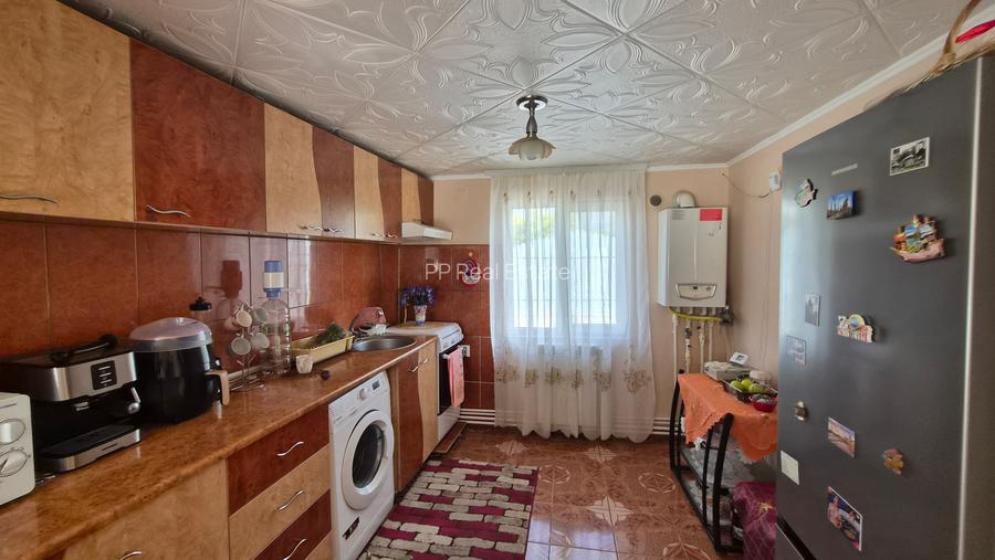 Lazu - casa constructie mixta + teren 515 mp