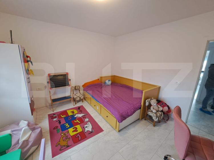 Casa parter cu priveliste spre munte,singur in curte
