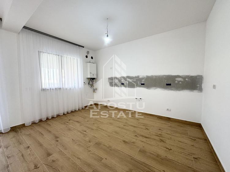 Duplex cu 5 camere si 3 bai, 300mp teren complet finisat in Giroc.
