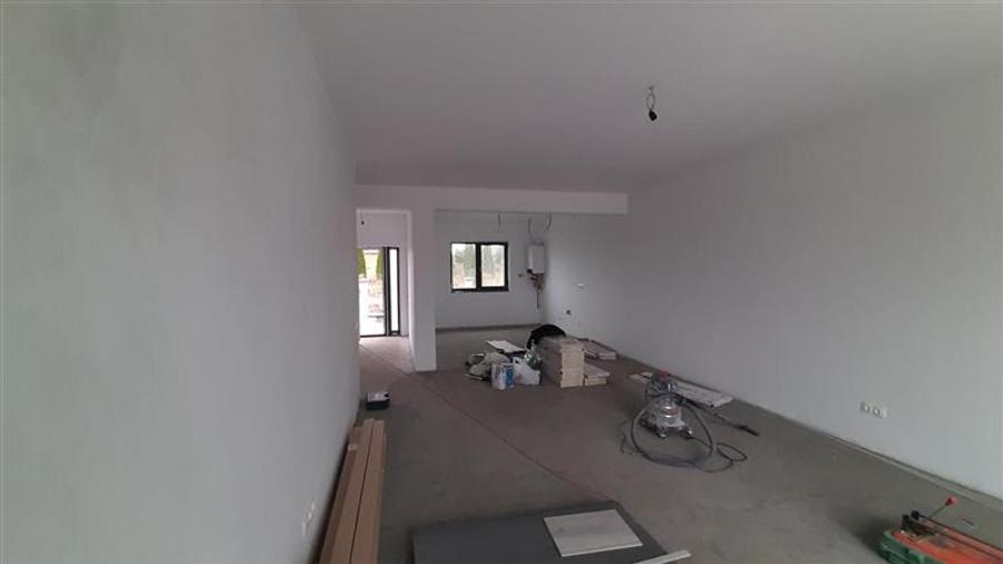 Casa de vanzare , 4 camere,5 arii teren, Sancraiul de Mures, semifinisat