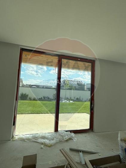 Vila smart personalizabilă cu rooftop și piscină privată – arhitectură - 12