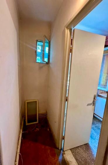 Proprietar vând Apartament 2 camere, Bacău - 55 mp, etaj 1, zona Orizont