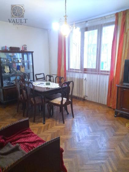 Apartament 4 camere -Garaj de 17 ,25 mp- 5 minute metrou Romancierilor