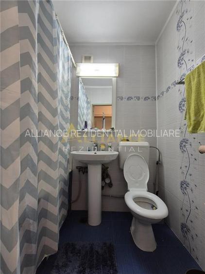 De vânzare apartament 3 camere - Decomandat, Etaj 1 - Bld. Camil Ressu - 2