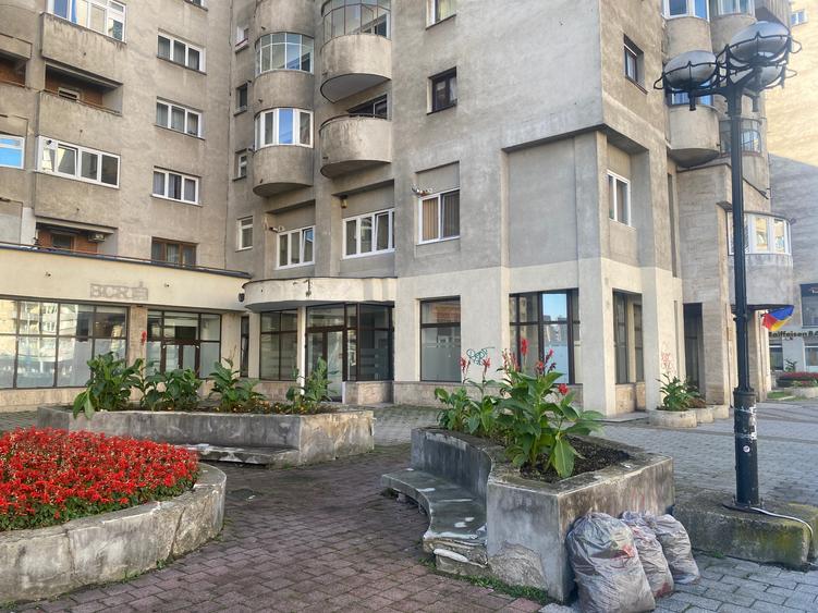 Spatiu comercial de inchiriat pe Strada Aurel Vlaicu 4