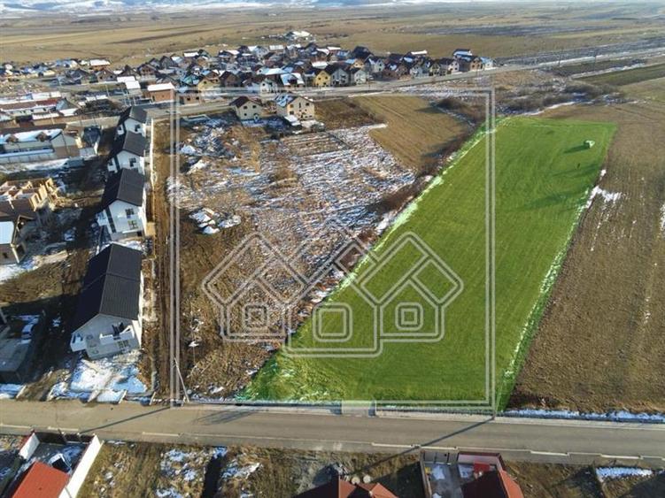 Teren de 629 mp, cu autorizatie de constructie si proiect tehnic