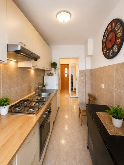 Apartament cu 2 camere decomandate,lângă Baza Sportiva