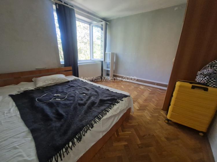 Lângă facultatea Medicină si Prefectură-etajul 3 -acces facil la centrul istoric