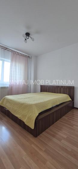Piata Timpuri Noi, metrou, bloc 1990 - 11
