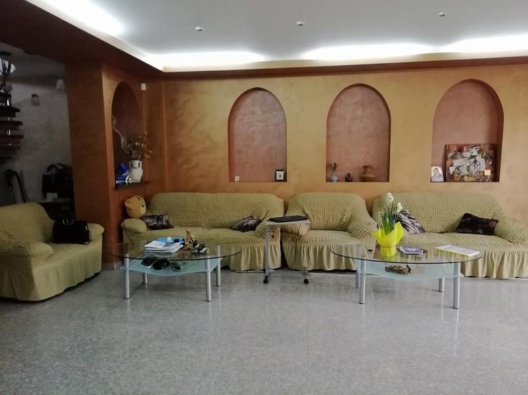 Vila D+P+E+M, in oras