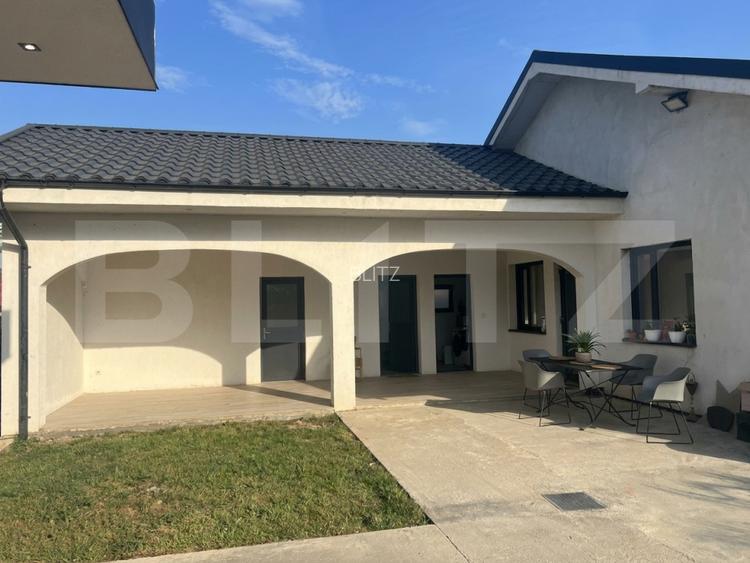 Casa 330 mp, teren 3.080 mp, zona Cosoveni