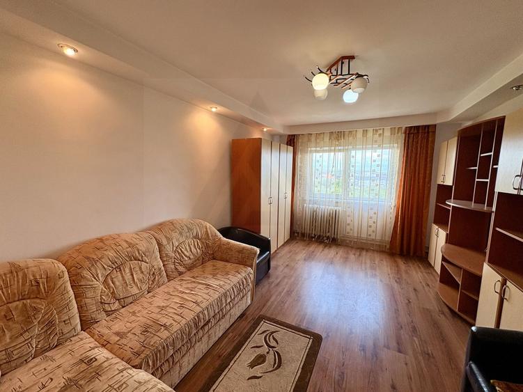 Apartament 2 camere decomandat cu balcon și pivniță în Vasile Aaron
