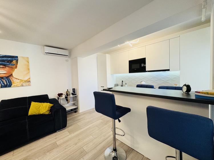 Apartament cu 3 camere complet mobilat si utilat, vedere spre Mare