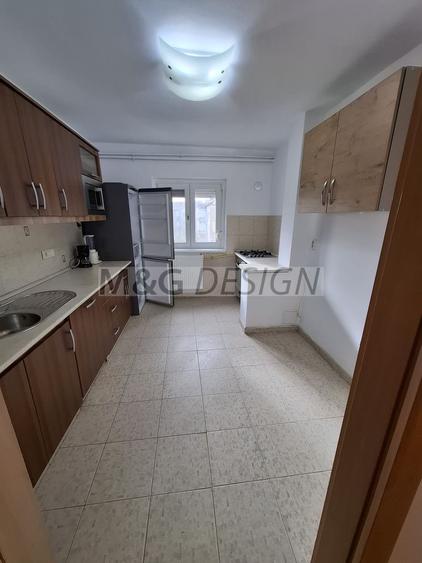 Aradului, 3 camere decomandat, 2 bai