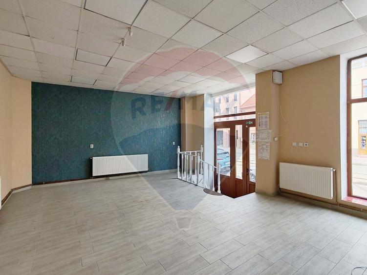 Spațiu comercial 70mp de închiriat în zona Ultracentral
