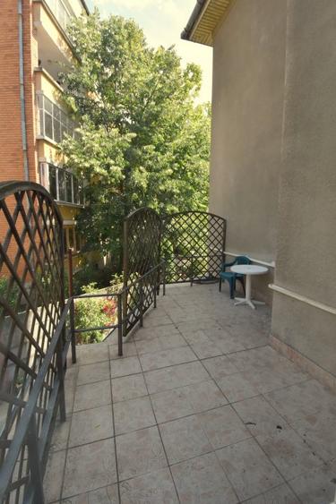 Inchiriez ap 4 camere in zona Medicina -Prefectura , Timisoara