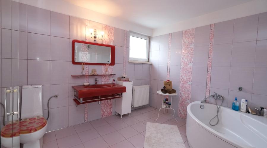 Vanzare vila noua, mobilata P+1+Pod Cornetu si 500 mp teren cu toate utilitatile