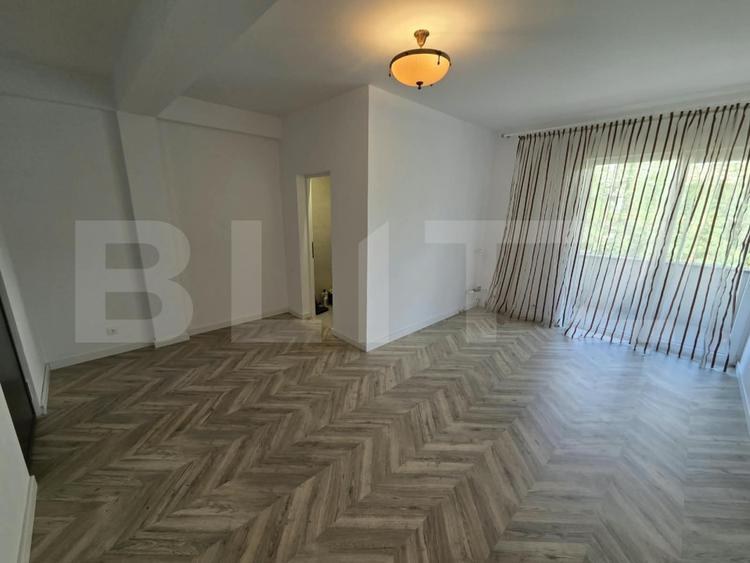 Spațiu comercial de inchiriat, format din 4 apartamente, 250 mp, zona Dva. Nord