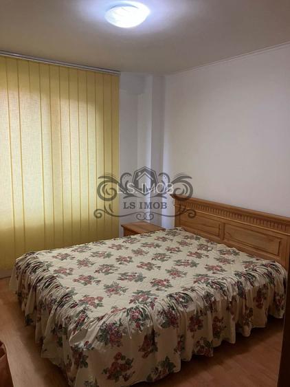 Apartament în Bloc cu 3 camere de închiriat zona Grivitei  Brașov - 2
