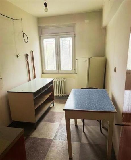 Apartament 2 camere | Etaj 2 | Bd. Victoriei ,Piața Dacia | Necesita renova