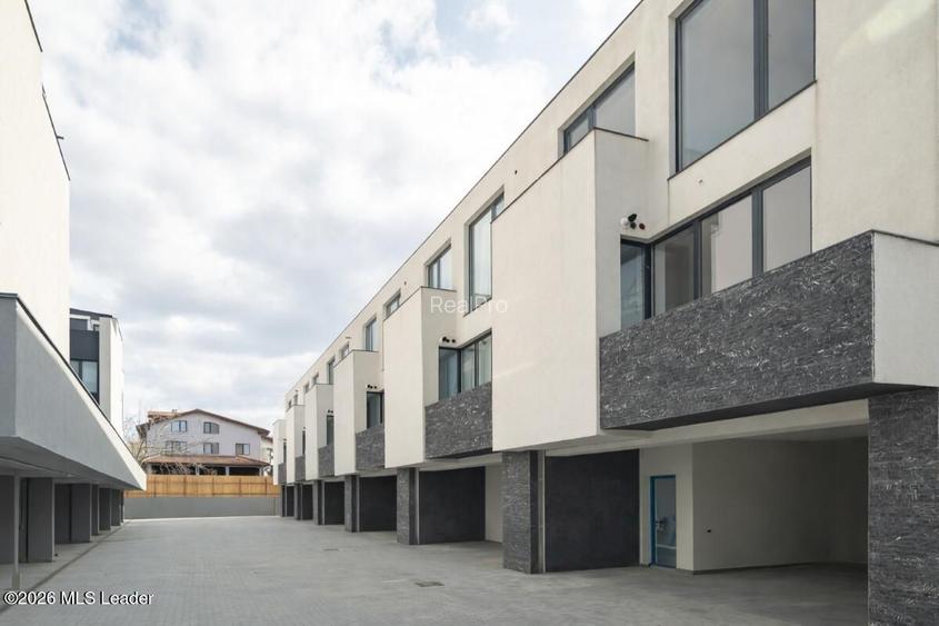 Iancu Nicolae - Vila high-end pe malul lacului, Gradina cu Ponton - 34