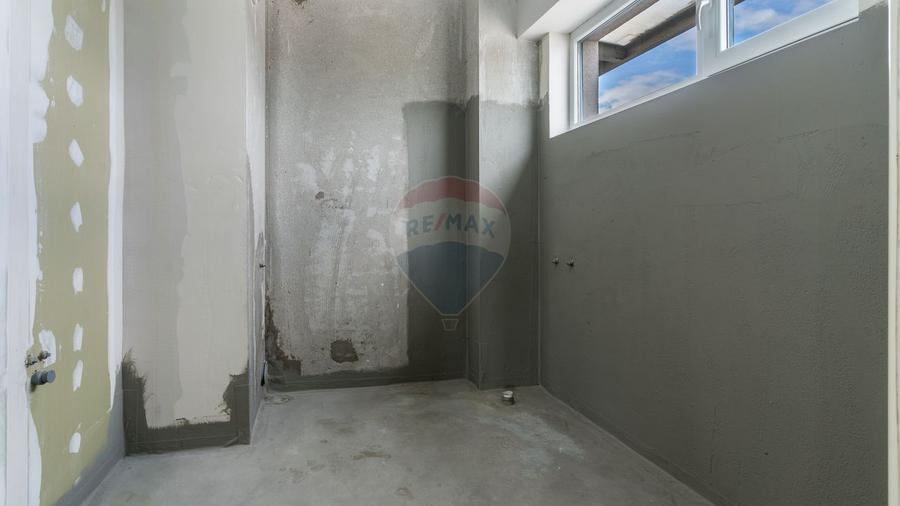 Apartament semifinisat, de Lux, zona semicentrală, 248mp SC, 154mp SU