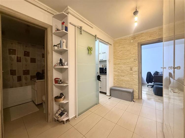 Apartament 2 Camere, Decomandat, Parcare, Astra Brasov