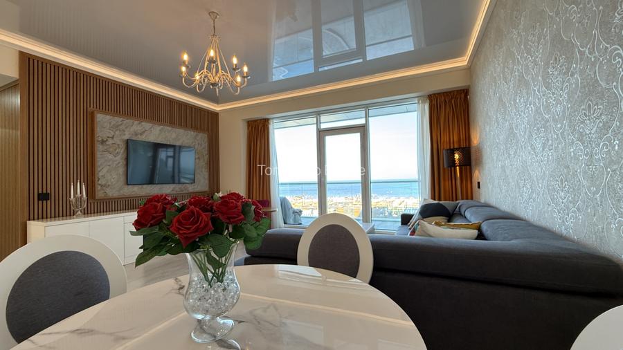 Apartament cu 3 camere direct in prima linie la mare White Sea