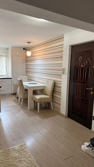 Apartament 3 camere zona Stefan Cel Mare
