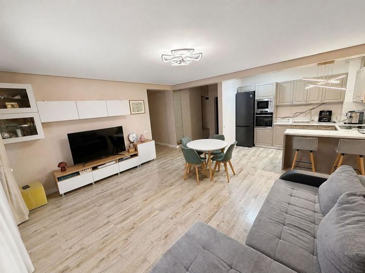 Apartament 3 camere, 80 mp, parcare, gardina, zona Poligon Floresti