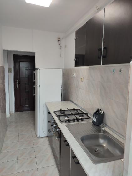 Proprietar, vand garsoniera decomandata, Bulevardul Vlahuta nr.55.