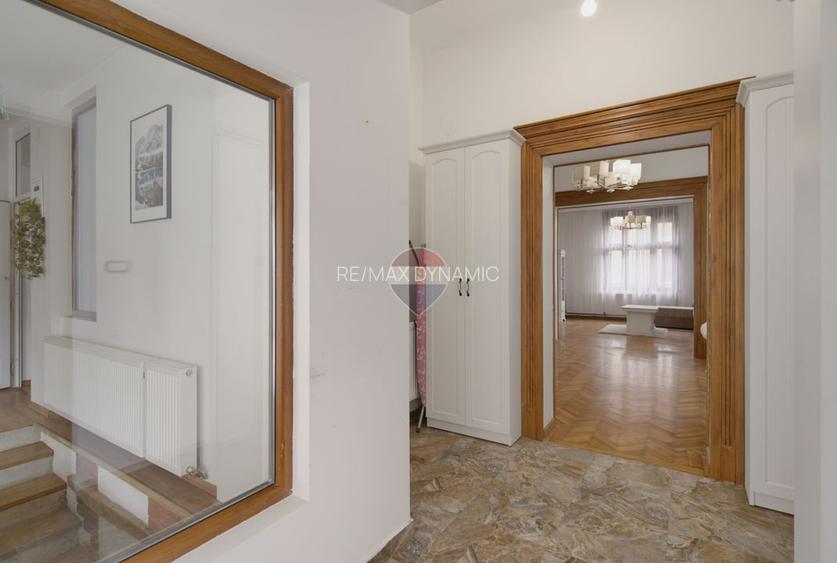 Vilă cu 4 camere de închiriat în zona Intim - 24