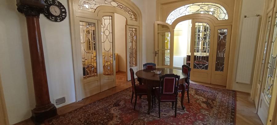 Corp casa deosebit, Serban Voda - Unirii- Biserica Sf Spiridon