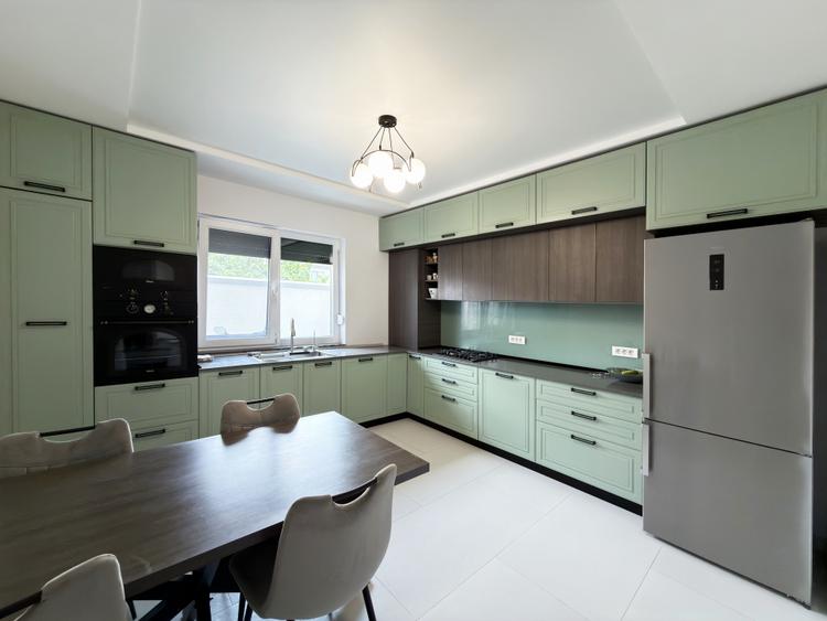 Cumpăna -Vilă nouă P+1 cu 4 camere-Complet mobilată și utilată-Design modern