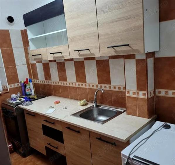 Apartament cu 2 camere Podu Ros Liceul Racovita