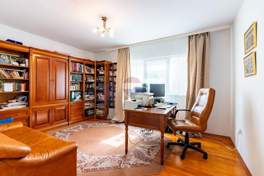 Casă / Vilă cu 6 camere de vânzare Chiajna /Rosu