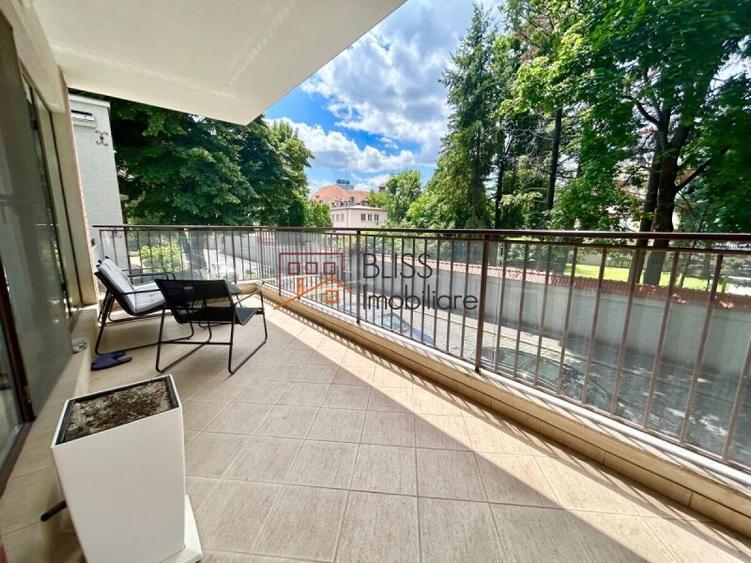 Apartament renovat cu 3 dormitoare și vedere spre parc