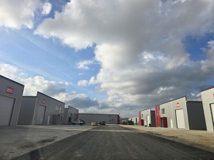 Inchiriere hala/birouri, TBM Industrial Park 600 MPU si teren 1016mp