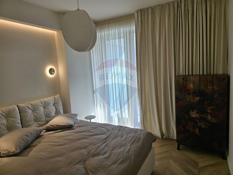 Apartament de lux, cu loc de parcare, langa Universitate